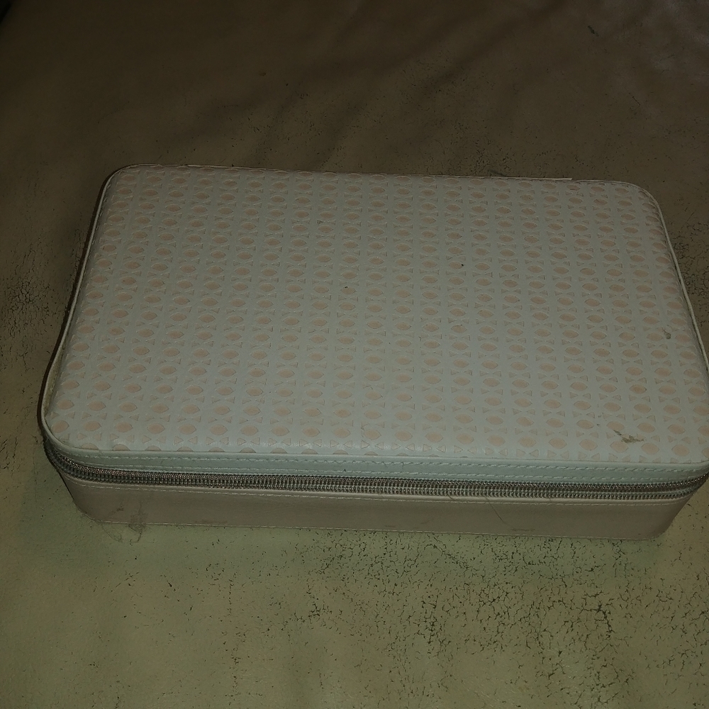 ●FINAL● Ulta • faux leather makeup train case box
